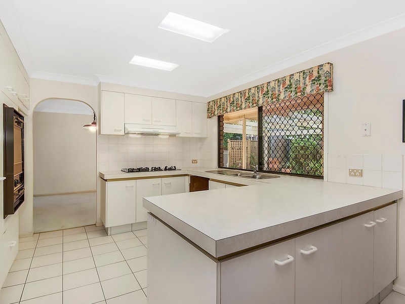 29 Sleaford Street, Chapel Hill QLD 4069
