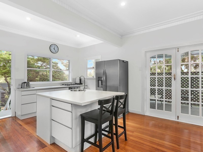 43 Coverdale Street, Indooroopilly QLD 4068