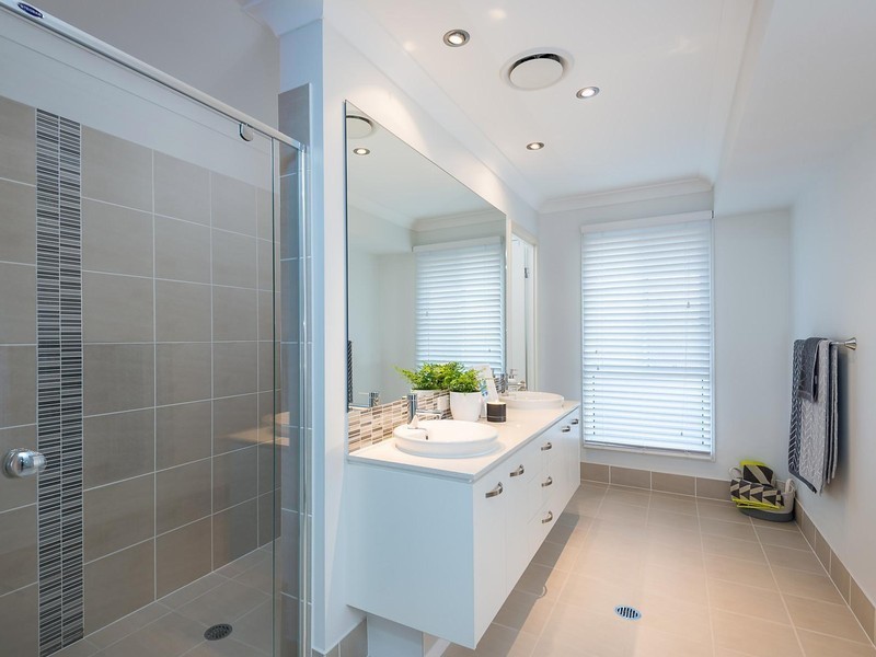 16 Trinity Crescent, Augustine Heights QLD 4300