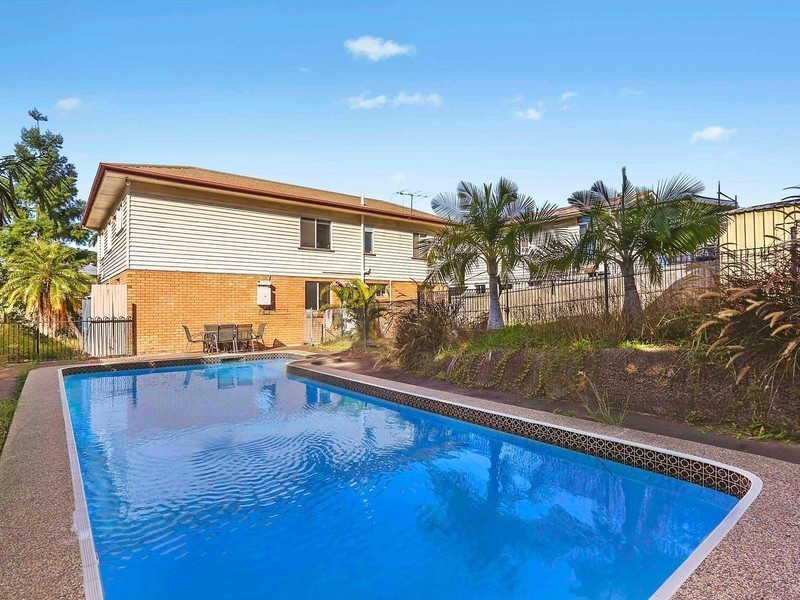 19 Lancelot Street, Tennyson QLD 4105