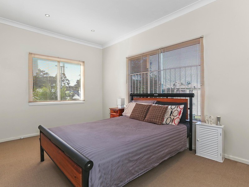 19 Lancelot Street, Tennyson QLD 4105