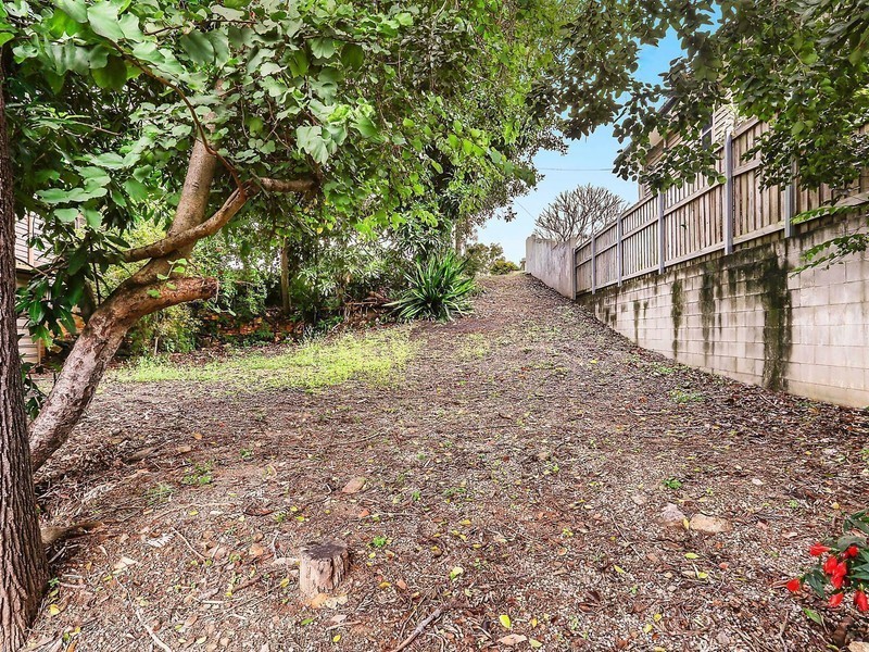 47 Chapel Hill Road, Chapel Hill QLD 4069
