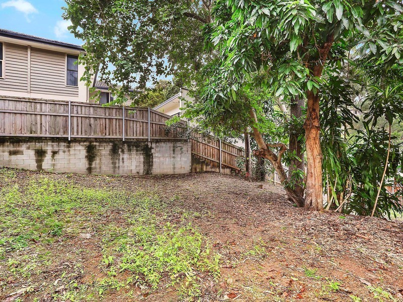 47 Chapel Hill Road, Chapel Hill QLD 4069