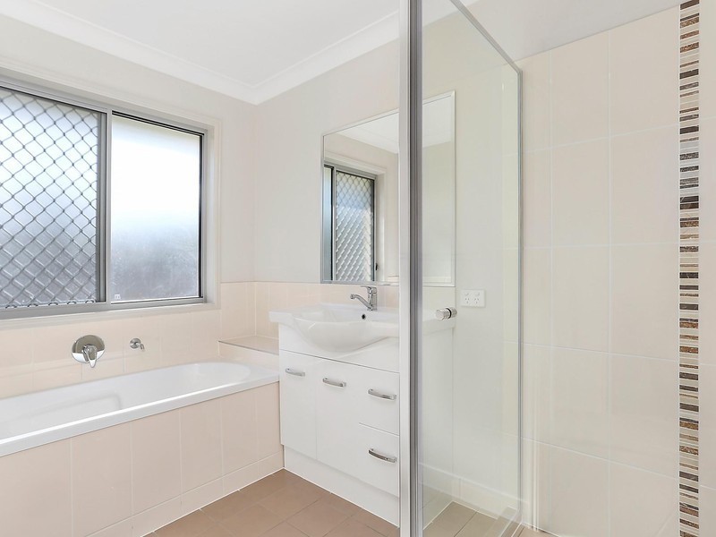 32 Creekside Crescent, Jimboomba QLD 4280