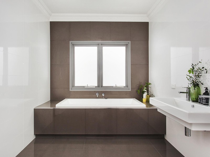 20 Saunders Street, Indooroopilly QLD 4068