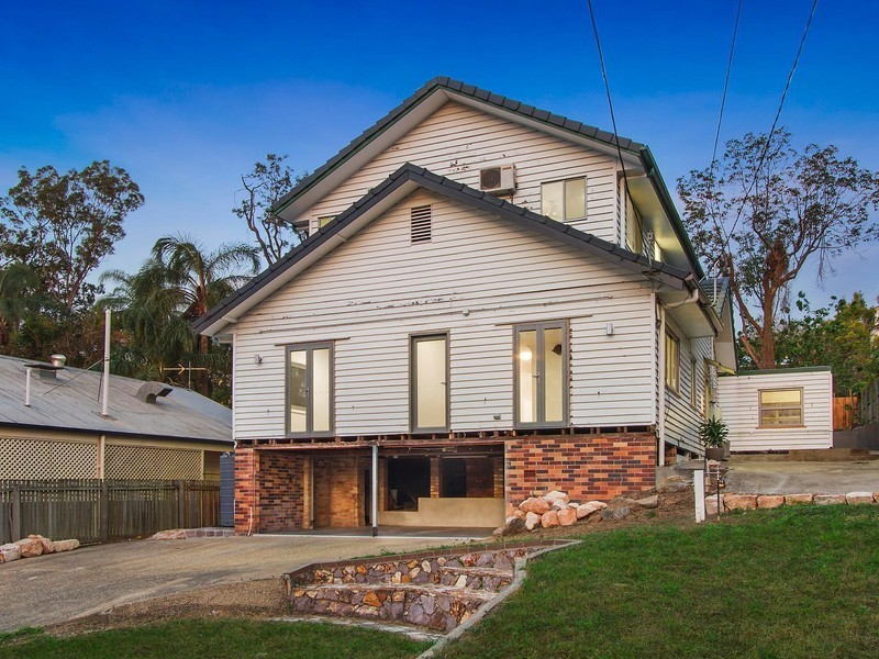 20 Saunders Street, Indooroopilly QLD 4068