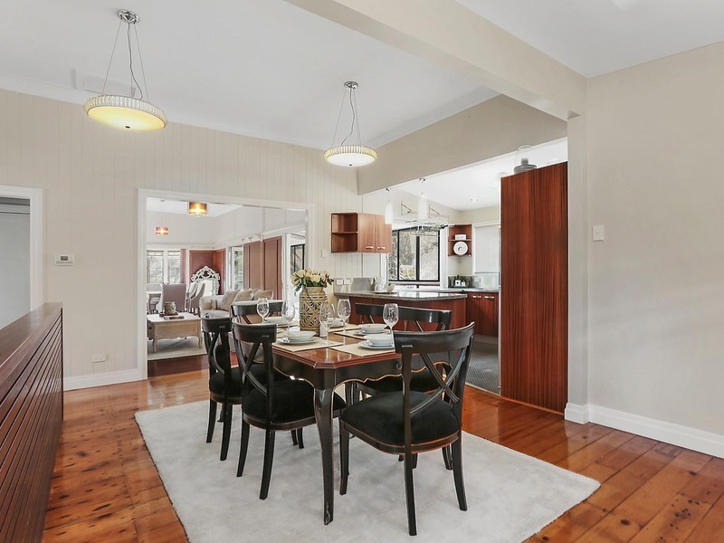 16 Hardwick Terrace, Bardon QLD 4065