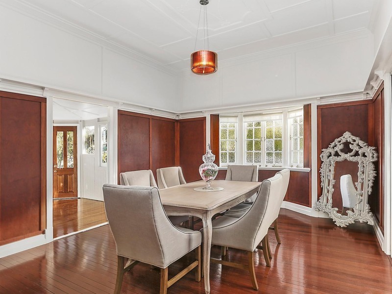 16 Hardwick Terrace, Bardon QLD 4065