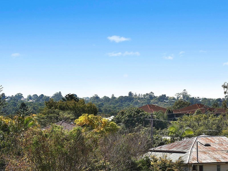 1 Wessex Lane, Ashgrove QLD 4060