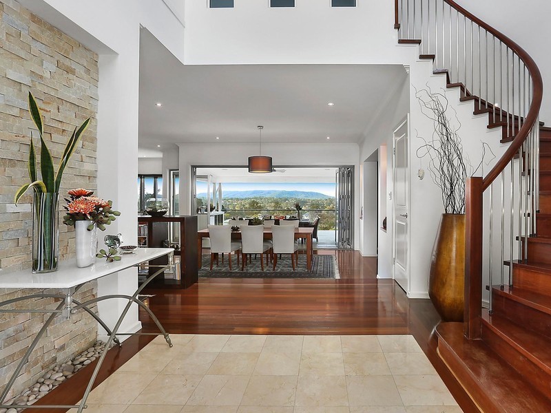 15 Becker Place, Mount Ommaney QLD 4074