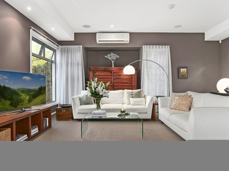 15 Becker Place, Mount Ommaney QLD 4074