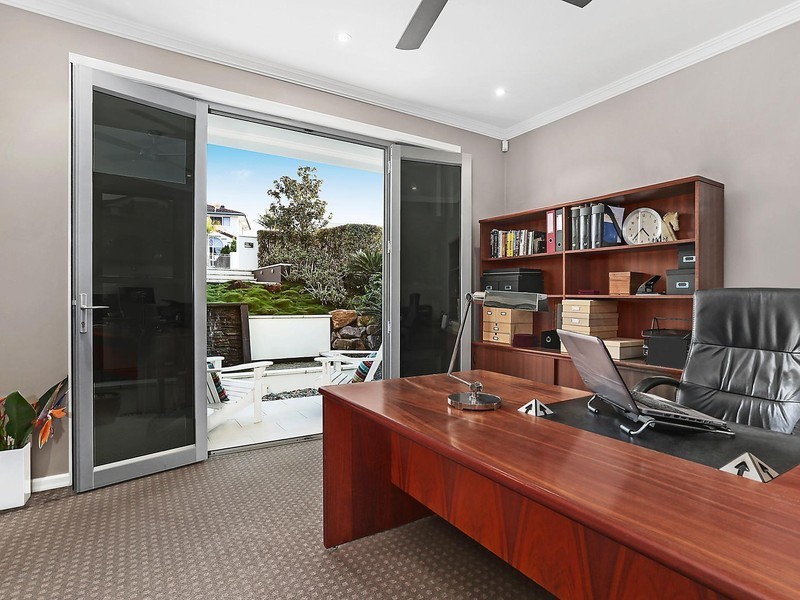 15 Becker Place, Mount Ommaney QLD 4074