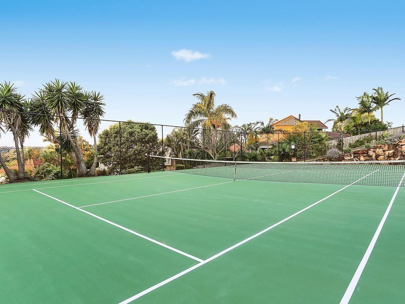 15 Becker Place, Mount Ommaney QLD 4074