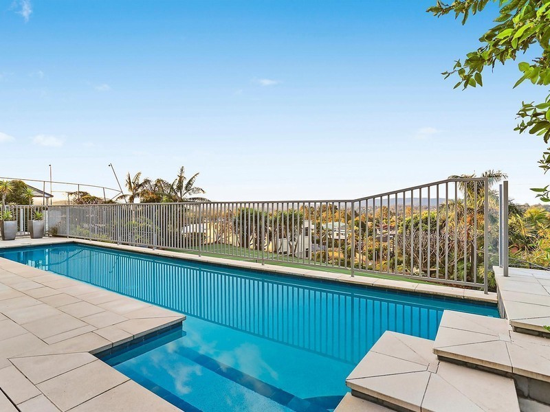 15 Becker Place, Mount Ommaney QLD 4074