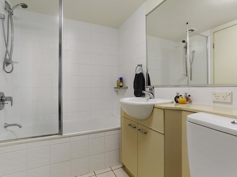 409/21 Patrick Lane, Toowong QLD 4066