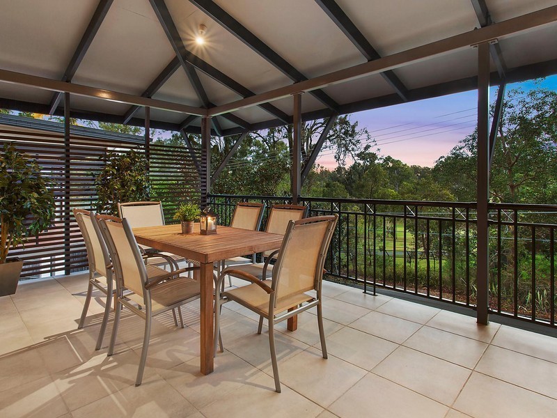 61 Hillside Terrace, St Lucia QLD 4067