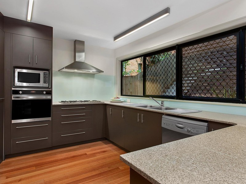 61 Hillside Terrace, St Lucia QLD 4067