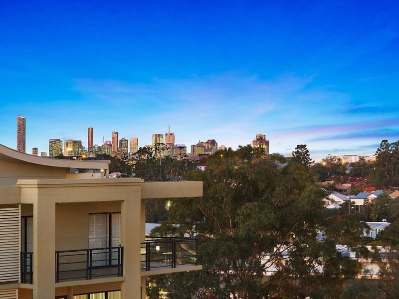 21/16 Grosvenor Road, Indooroopilly QLD 4068