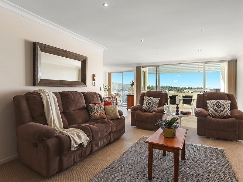 21/16 Grosvenor Road, Indooroopilly QLD 4068