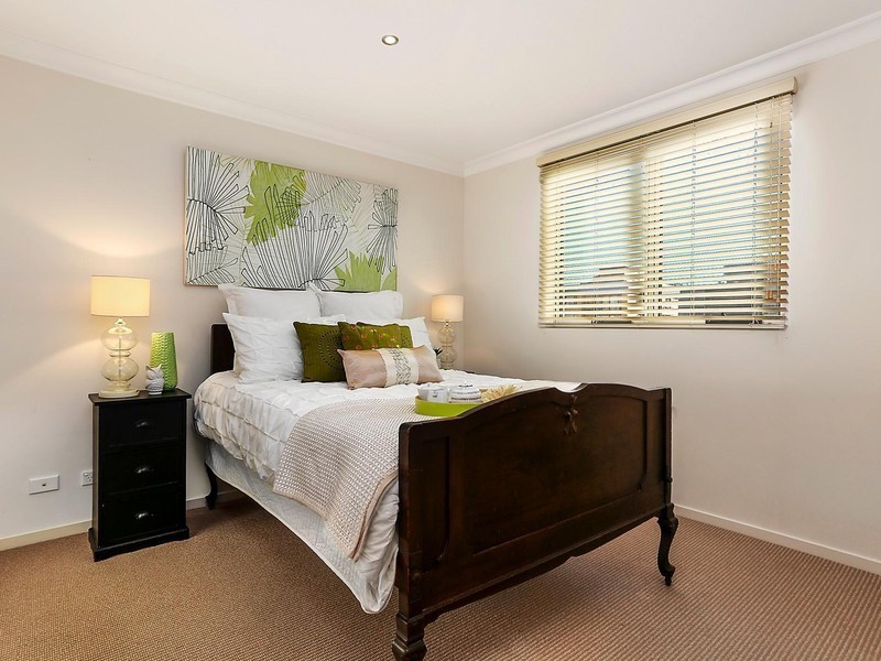 21/16 Grosvenor Road, Indooroopilly QLD 4068