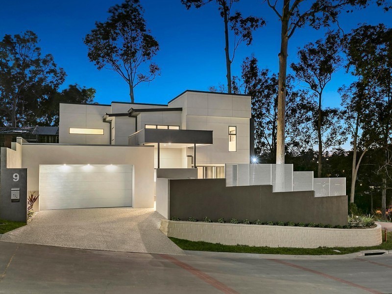 9 Henrii Lane, Chapel Hill QLD 4069