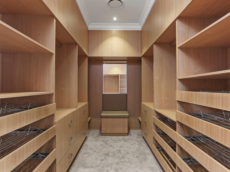 9 Henrii Lane, Chapel Hill QLD 4069