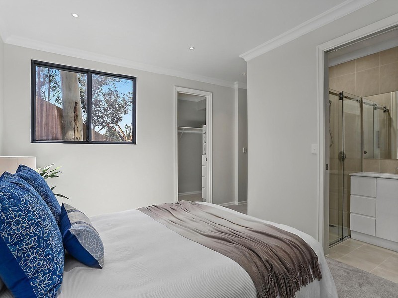 9 Henrii Lane, Chapel Hill QLD 4069