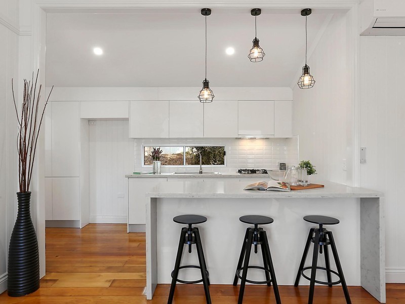 8 Depper Street, St Lucia QLD 4067