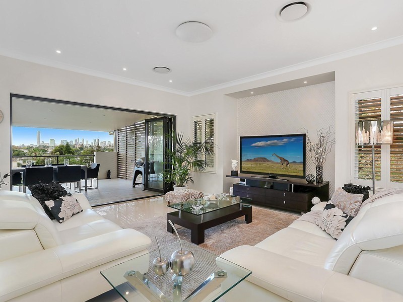 2/1 Austral Street, St Lucia QLD 4067