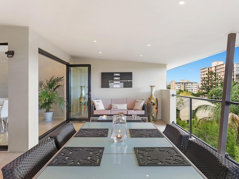 2/1 Austral Street, St Lucia QLD 4067