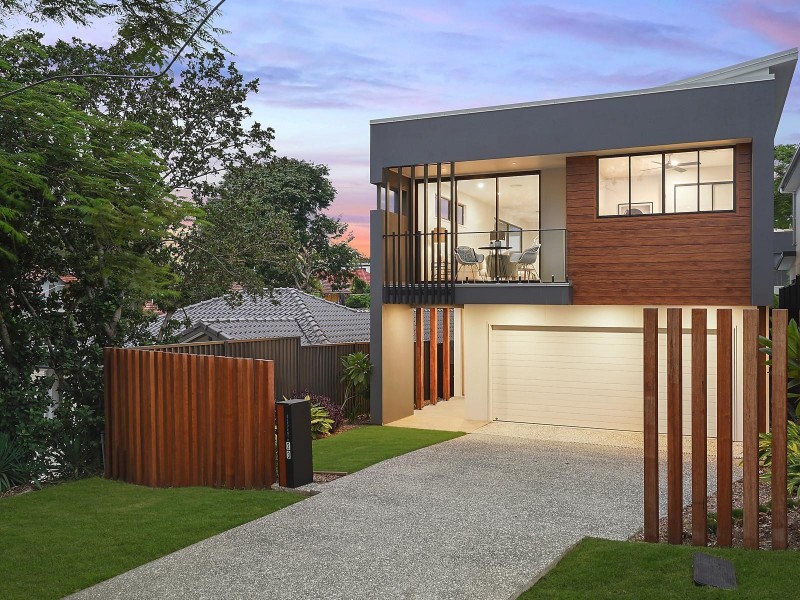 23 Eleventh Avenue, St Lucia QLD 4067