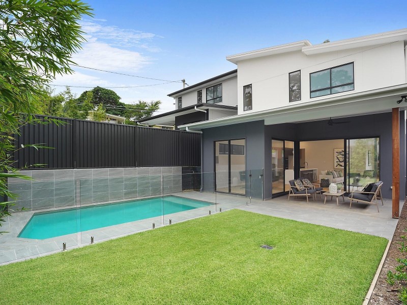 23 Eleventh Avenue, St Lucia QLD 4067