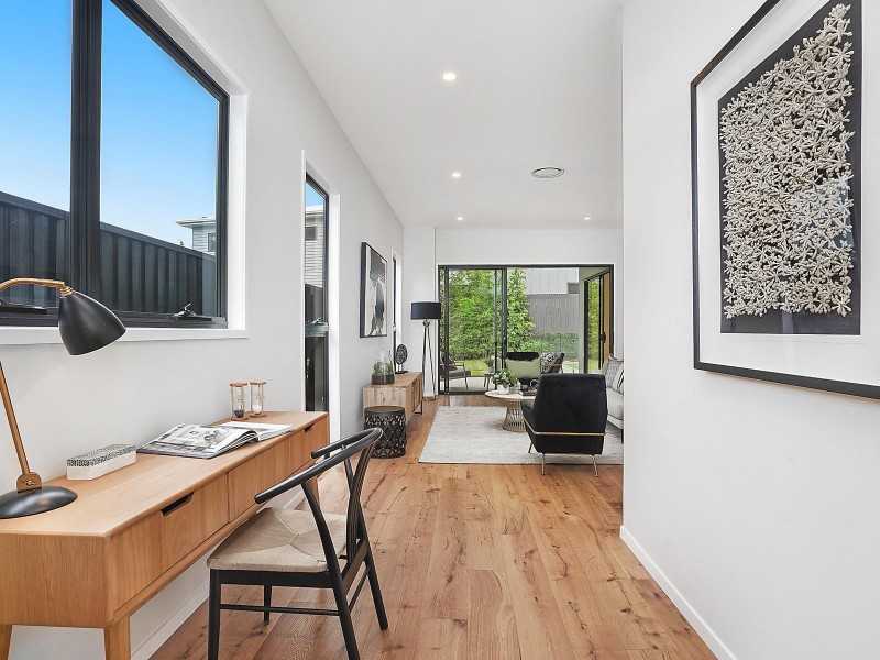 23 Eleventh Avenue, St Lucia QLD 4067