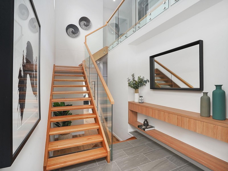 23 Eleventh Avenue, St Lucia QLD 4067