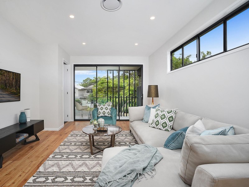 23 Eleventh Avenue, St Lucia QLD 4067