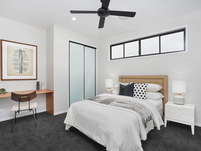 23 Eleventh Avenue, St Lucia QLD 4067