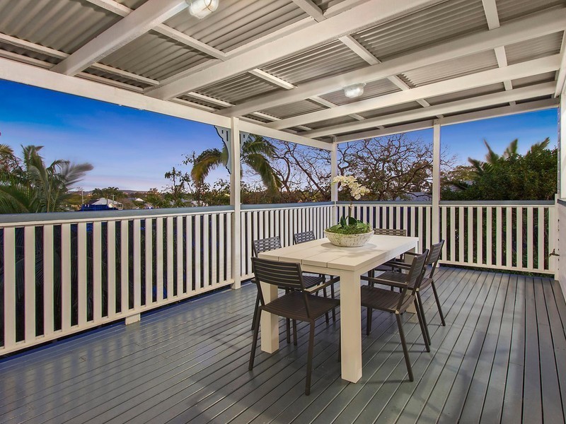 26 Clarence Road, Indooroopilly QLD 4068