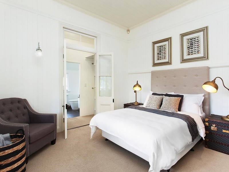 26 Clarence Road, Indooroopilly QLD 4068