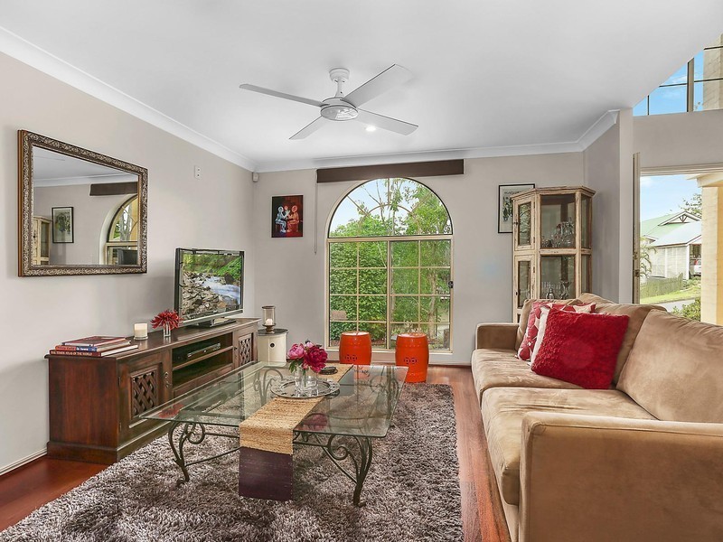 32 Carrington Road, Indooroopilly QLD 4068