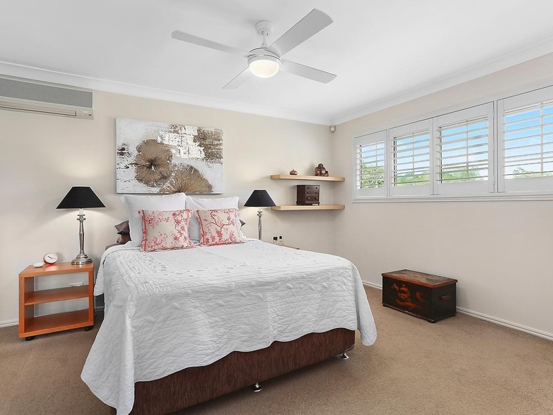 32 Carrington Road, Indooroopilly QLD 4068