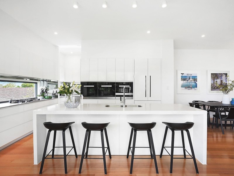 8 Glencairn Avenue, Indooroopilly QLD 4068