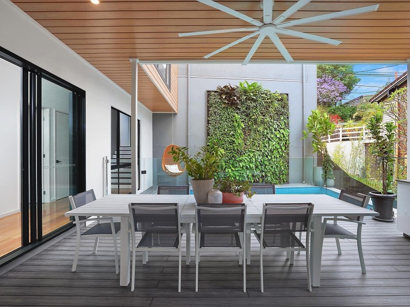 8 Glencairn Avenue, Indooroopilly QLD 4068