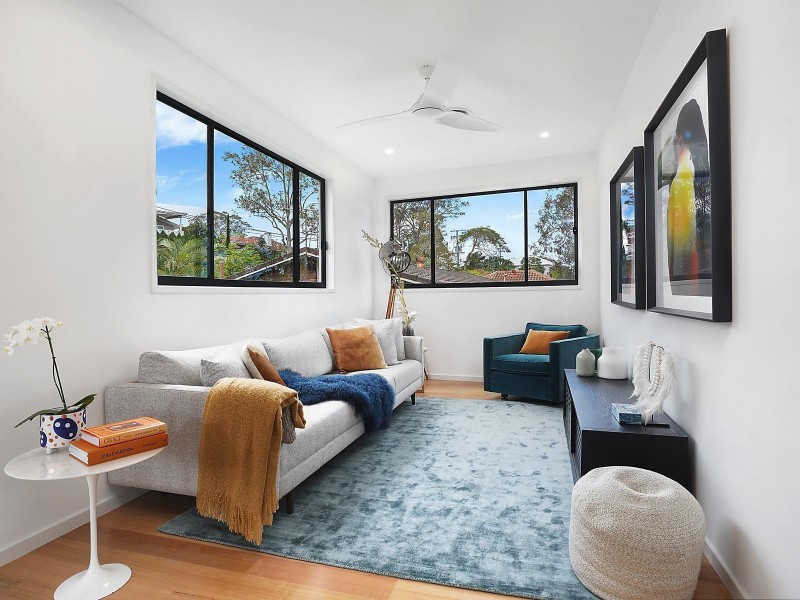 8 Glencairn Avenue, Indooroopilly QLD 4068