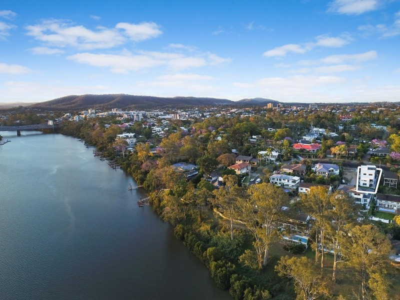 8 Glencairn Avenue, Indooroopilly QLD 4068