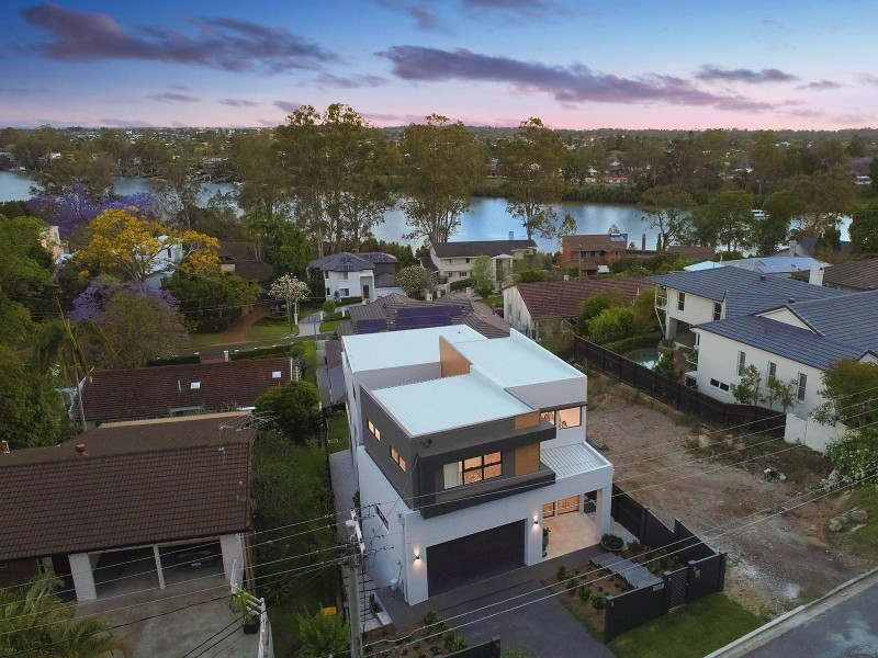 8 Glencairn Avenue, Indooroopilly QLD 4068