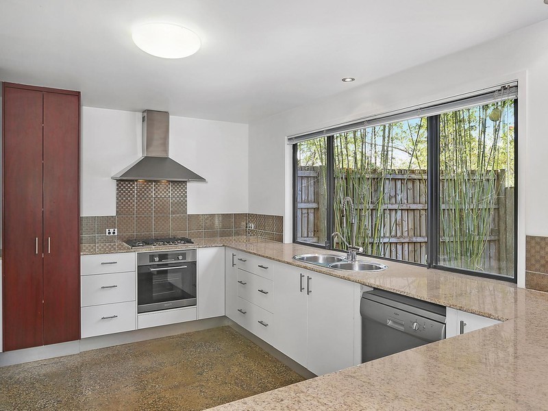 10 Hartfield Drive, Bardon QLD 4065