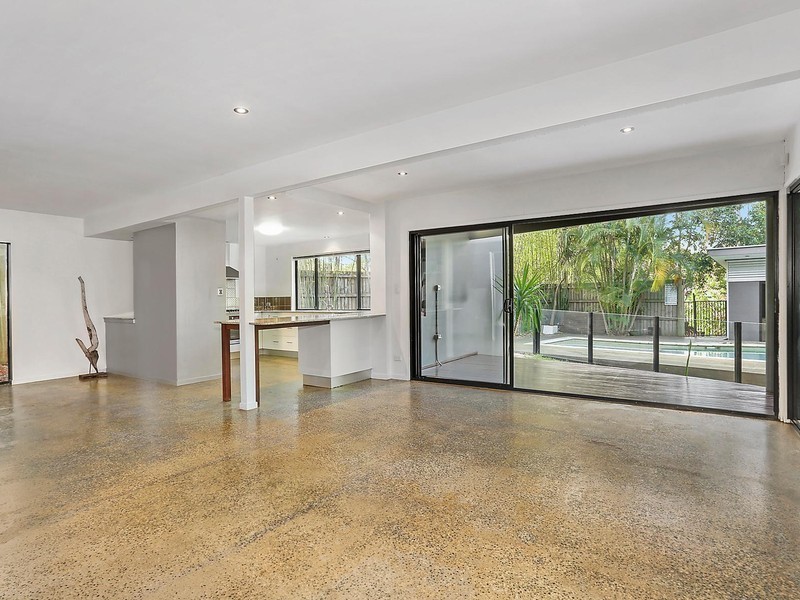 10 Hartfield Drive, Bardon QLD 4065