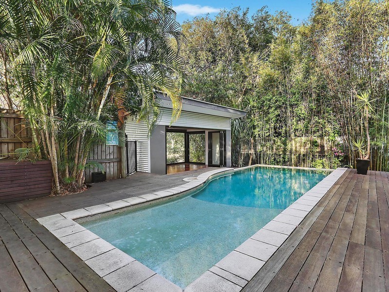 10 Hartfield Drive, Bardon QLD 4065