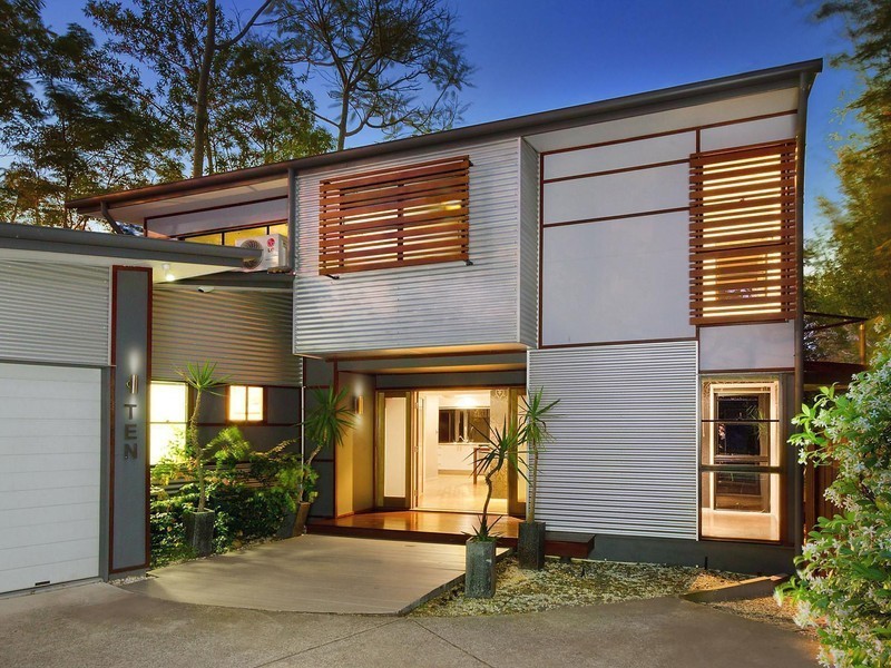 10 Hartfield Drive, Bardon QLD 4065