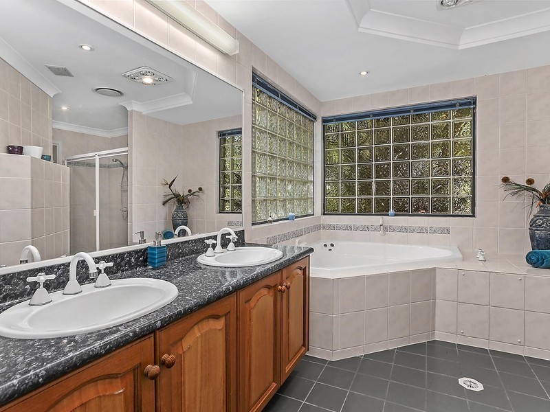 88 Kintyre Street, Brookfield QLD 4069